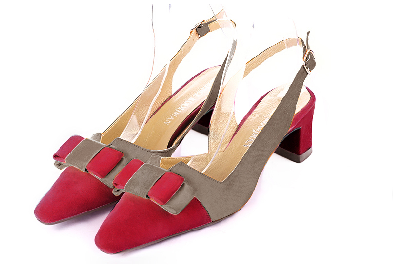 Cardinal red and taupe brown women's open back shoes, with a knot. Tapered toe. Low kitten heels. Front view - Florence KOOIJMAN